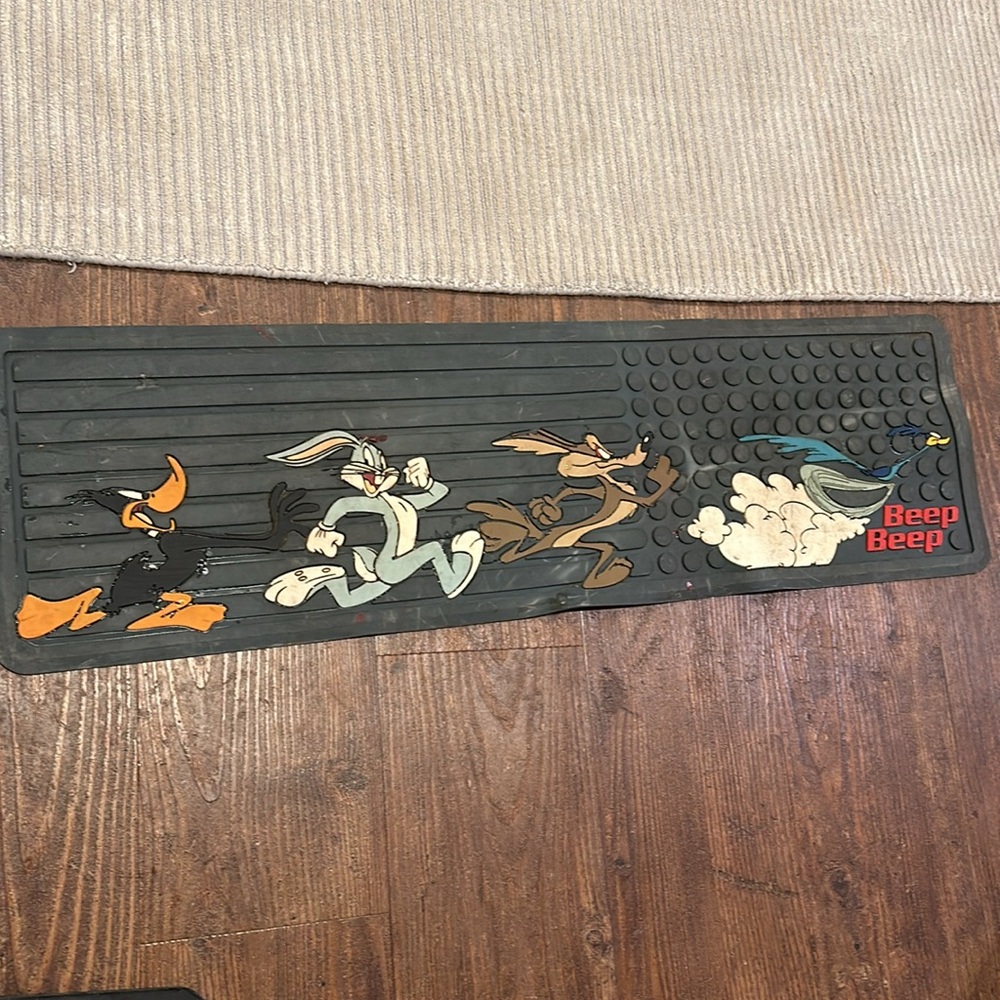 Warner bros vintage truck mat